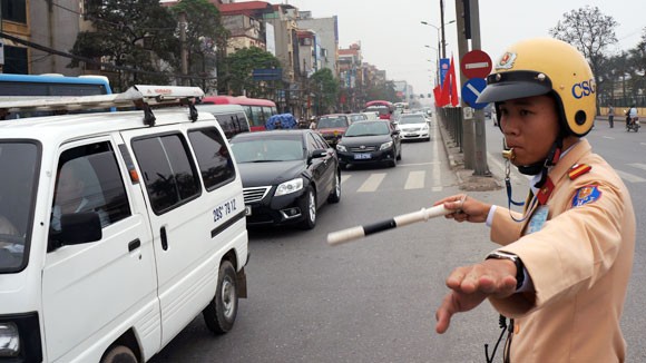 Chủ động lực lượng, giải tỏa ùn tắc ảnh 1