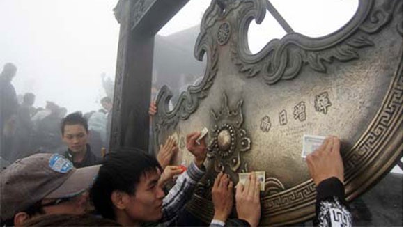 Lễ hội Yên Tử 2013: Gian nan đường hành hương ảnh 1