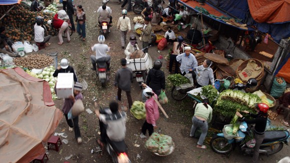 Giá thực phẩm trở về mặt bằng trước Tết ảnh 1