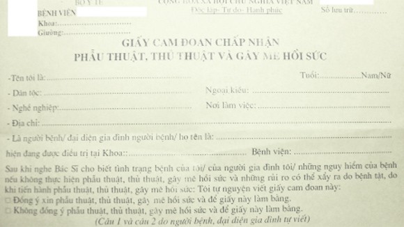 Lạnh lùng tờ giấy cam đoan “xin mổ” ảnh 1