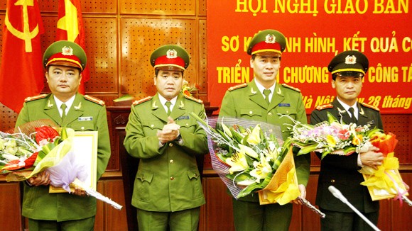 Đánh mạnh tội phạm, tăng cường đảm bảo trật tự giao thông - đô thị ảnh 1