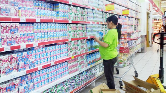 Sữa tăng giá ngoài tầm kiểm soát ảnh 1