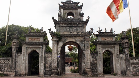 Kỳ lạ ngôi chùa có chuông bằng vàng ảnh 1