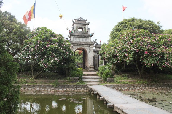 Kỳ lạ ngôi chùa có chuông bằng vàng ảnh 2
