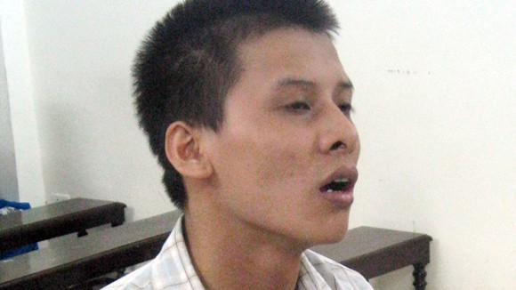 Dùng gạch đánh chết đối thủ ảnh 1