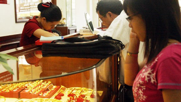 “Người dân nên mua vàng sau ngày 30-6” ảnh 1