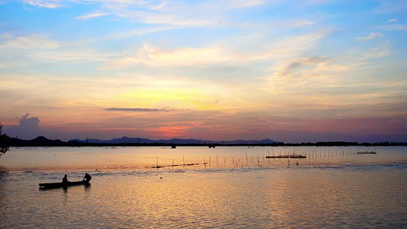 Chiều trên búng Bình Thiên ảnh 1