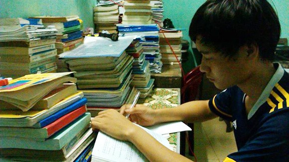 Đến thăm nhà thủ khoa “kép” xứ Thanh ảnh 1