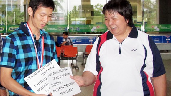 Đằng sau “tờ giấy A4” thưởng cho Tiến Minh ảnh 1