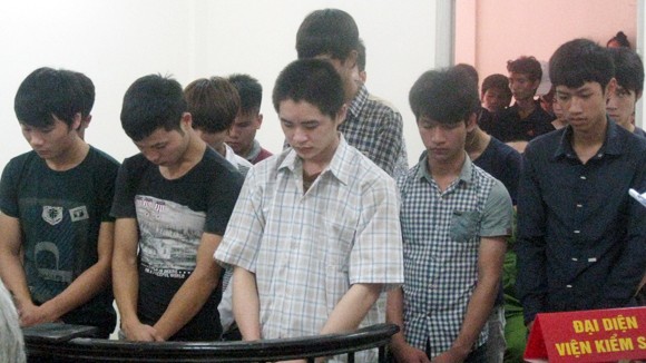 Một cái ôm hụt dẫn đến chết người ảnh 1