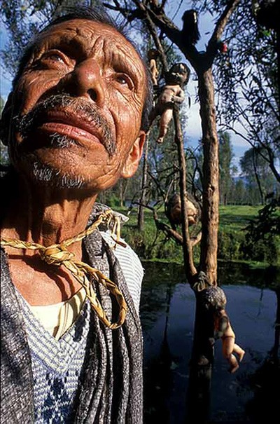 “Dị nhân” búp bê trên hòn đảo ma ám ảnh 1