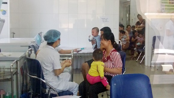 Sẽ có đội cấp cứu cơ động trong ngày tiêm chủng ảnh 1