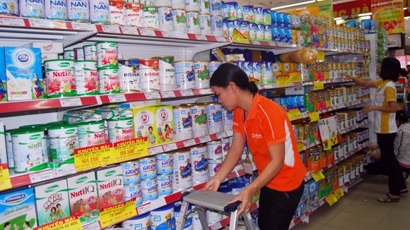 Uống sữa ngoại lo ngại an toàn ảnh 1