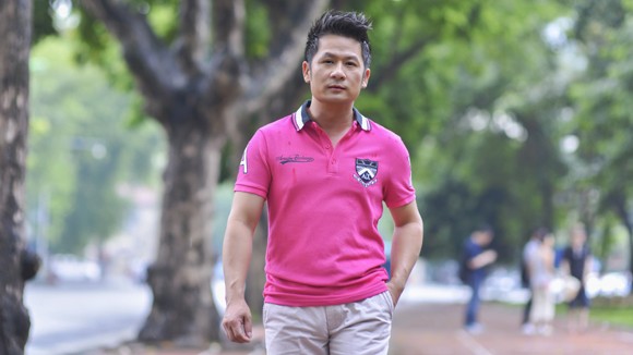 Bằng Kiều “đọ” giọng với Trọng Tấn ảnh 1