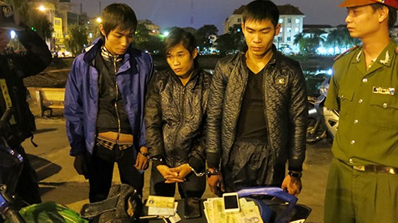 Rủ nhau đi cướp gặp ngay 141 ảnh 1