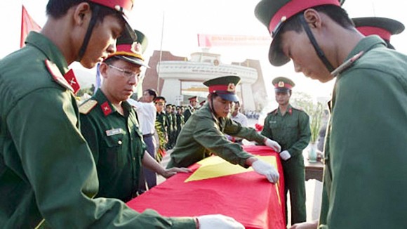 Không dựa vào “nhà ngoại cảm” để tìm hài cốt liệt sĩ ảnh 2