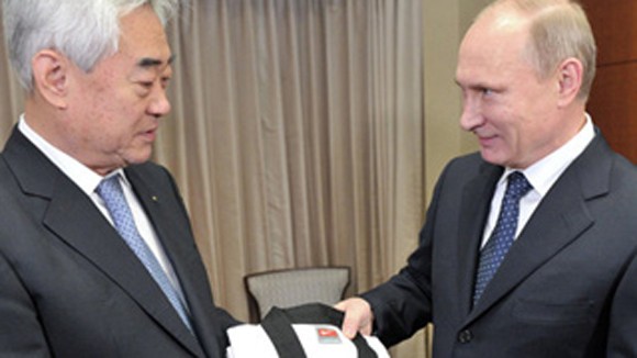 Tổng thống V.Putin được phong cửu đẳng Taekwondo ảnh 1