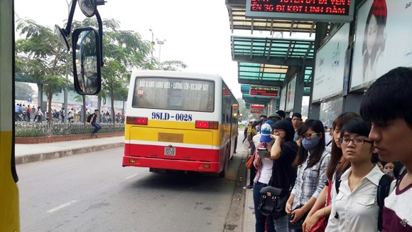 CSGT lập đường dây nóng xử lý xe buýt “nhái” ảnh 1