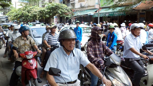 Sẽ thu phí xe cá nhân ra vào nội đô ảnh 1