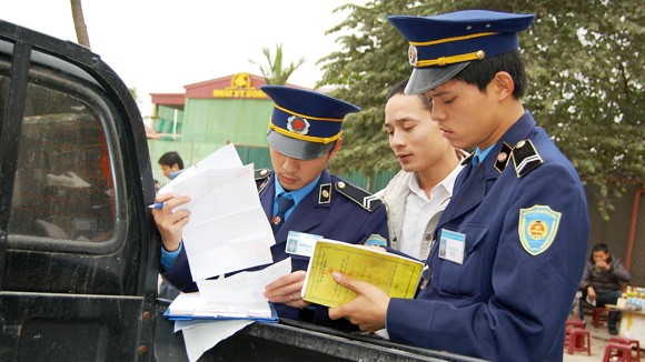 “Nóng” nạn cò mồi, xe khách rùa bò ảnh 1