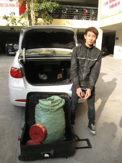 Vận chuyển 30kg pháo nổ ảnh 1