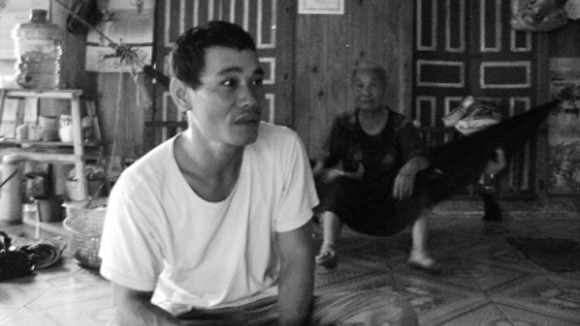 Gã trai bị nhiễm HIV đã nắn cả dòng sông để đoạn tuyệt ma túy ảnh 1