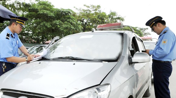Taxi ngoại tỉnh ồ ạt đổ về Thủ đô ảnh 1