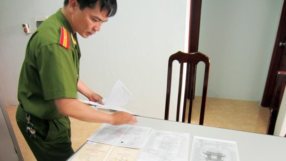 Cán bộ tuyển sinh... làm bằng giả ảnh 1