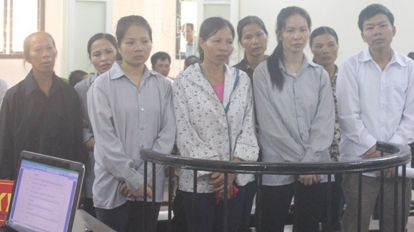 Đi tù vì dùng quan tài để chống người thi hành công vụ ảnh 1