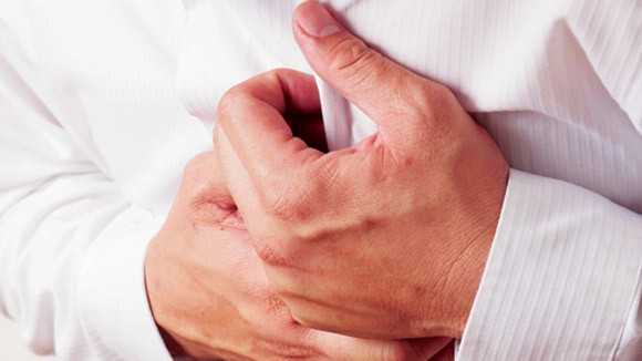 Nguy hiểm chứng đau tim và ngừng tim ảnh 1