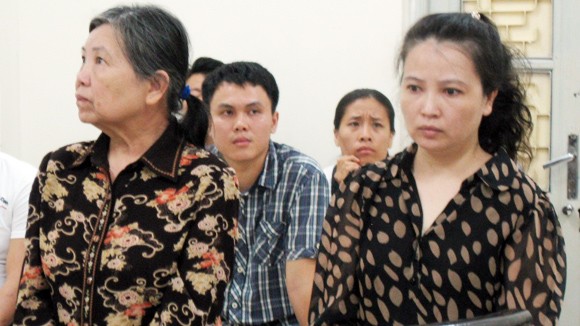 Hai mẹ con xảo trá đổ vấy tội cho nhau ảnh 1