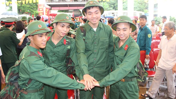 Công chức, viên chức sẽ thực hiện nghĩa vụ quân sự ảnh 1