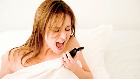Hét vào điện thoại để... sạc pin ảnh 1