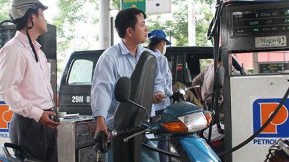 Vừa giảm giá doanh nghiệp xăng dầu lại đòi tăng ảnh 1