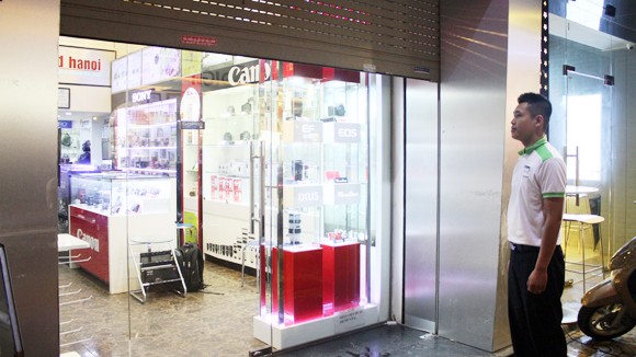Cửa cuốn đẹp nhưng thiếu an toàn ảnh 2