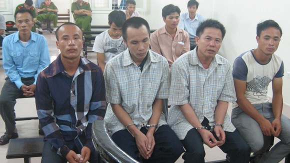 Vì tiếng đài to, hai gia đình hỗn chiến ảnh 1