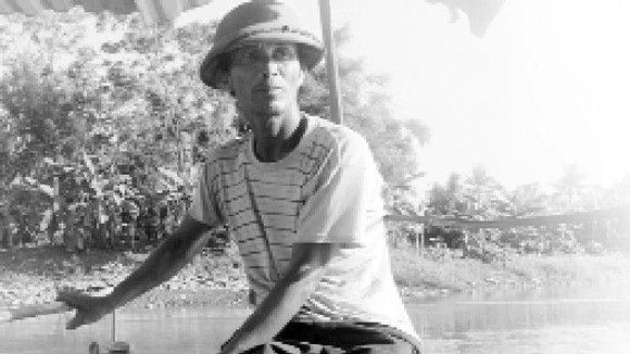 Người đưa đò không công ảnh 1