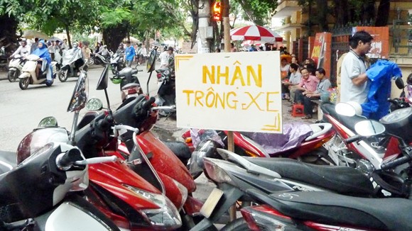 Quyết liệt xử lý các điểm trông xe trái phép ảnh 2