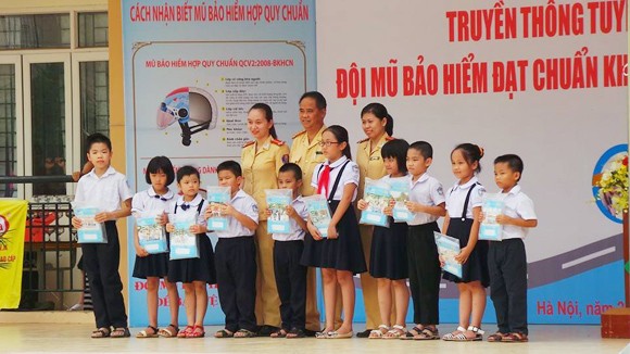 Giúp học sinh nâng cao nhận thức về Luật Giao thông ảnh 1