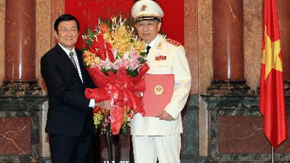 Trao quyết định thăng hàm Thượng tướng cho Thứ trưởng Tô Lâm ảnh 1
