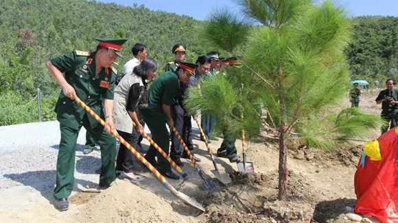 Thân thương hai tiếng: Lòng dân ảnh 2