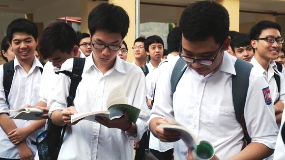 Bộ trưởng Bộ GD-ĐT khẳng định: Đề thi tốt nghiệp sẽ không gây “sốc” ảnh 1