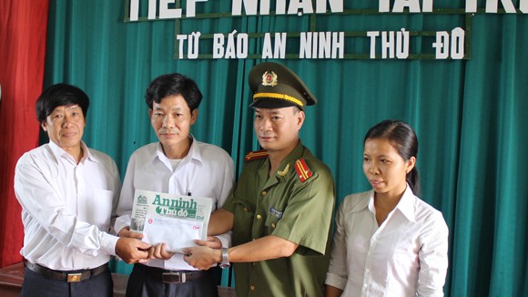 Món quà ý nghĩa với ngôi trường còn nhiều khó khăn ảnh 1