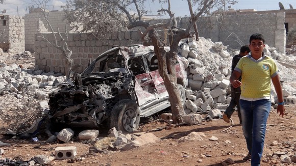 Mỹ không kích nhà máy lọc dầu của IS tại Syria ảnh 1