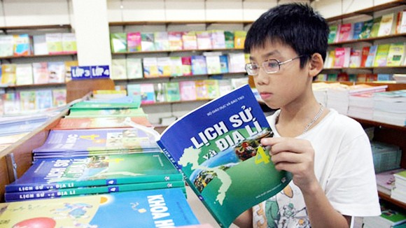 Cần xóa bỏ độc quyền viết sách giáo khoa ảnh 1