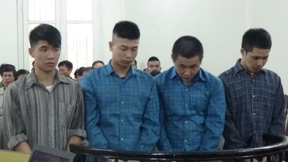 Từ chuyện nhăng nhít, “giang hồ” xông vào nhà bắn đối thủ ảnh 1