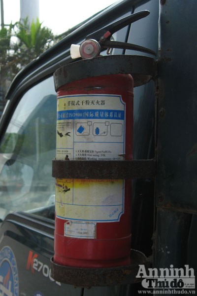 Cháy xe chở gas..., bình đâu ra mà chữa (?!) ảnh 12