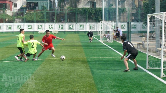 Giao hữu bóng đá, thắt chặt đoàn kết ảnh 3
