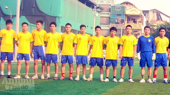 Giao hữu bóng đá của tuổi trẻ CAP Cửa Đông ảnh 1