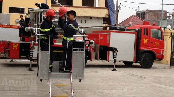 Những chiến sỹ chữa cháy tí hon ảnh 5